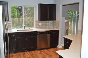 16541 Southwest Daylily Street in Sherwood, OR - Building Photo