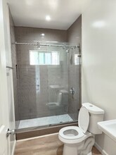 806 N Poinsettia Pl, Unit 806 in Los Angeles, CA - Building Photo - Building Photo