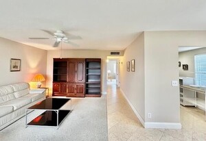 715 Normandy O in Delray Beach, FL - Building Photo