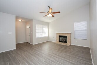 306 Carrington St in Henderson, NV - Foto de edificio - Building Photo