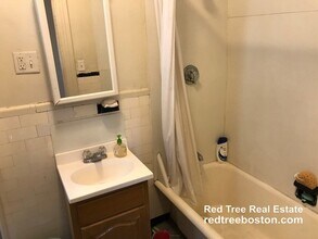 1375 Commonwealth Ave in Boston, MA - Building Photo - Building Photo