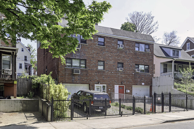 82 Terrace View Ave in Bronx, NY - Foto de edificio - Building Photo