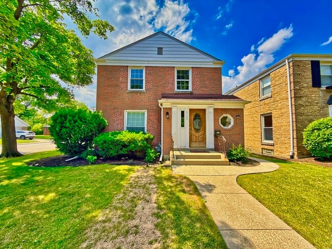 property at 6700 N Monticello Ave