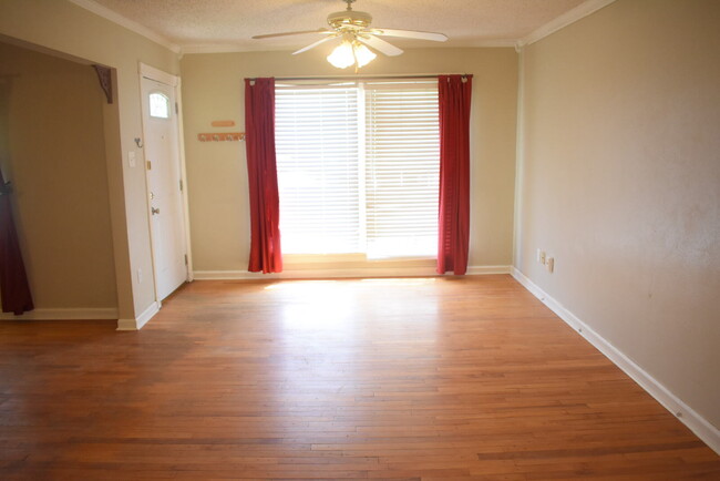 3210 31st St in Lubbock, TX - Foto de edificio - Building Photo