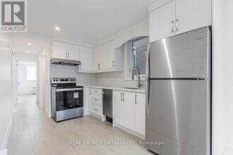 185 Bowie Ave in Toronto, ON - Building Photo - Building Photo