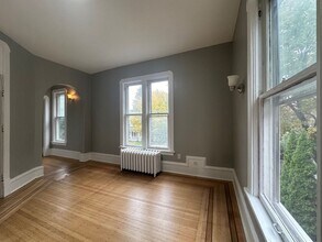2711 Aldrich Ave S in Minneapolis, MN - Foto de edificio - Building Photo