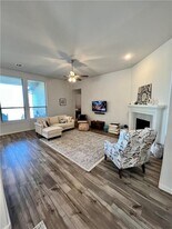 6152 Teodoro Bend in Round Rock, TX - Foto de edificio - Building Photo