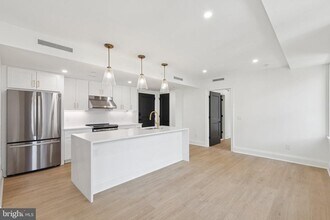 135 S 19th St in Philadelphia, PA - Building Photo - Building Photo