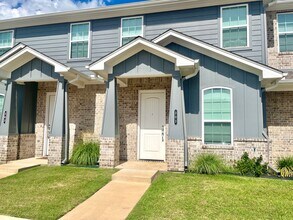 Aria Village in Whitehouse, TX - Building Photo - Interior Photo