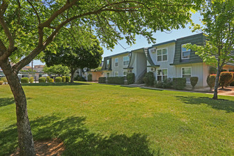 Cambridge Gardens in Rancho Cordova, CA - Foto de edificio - Building Photo