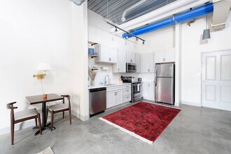 1009 W Juneau Ave, Unit ID1390081P in Milwaukee, WI - Foto de edificio - Building Photo