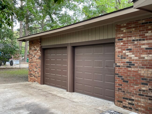 1210 Dunwoody Dr in Valdosta, GA - Building Photo - Building Photo