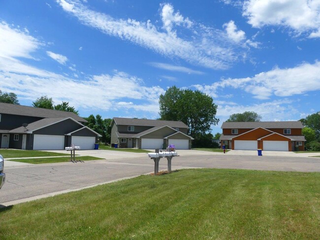 Ideal Twinhomes in Brookings, SD - Building Photo - Building Photo