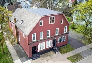 495 Emerson St in Rochester, NY - Building Photo