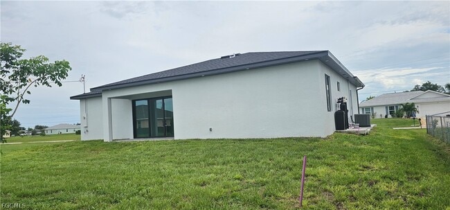 402 NW 10th St in Cape Coral, FL - Building Photo - Building Photo