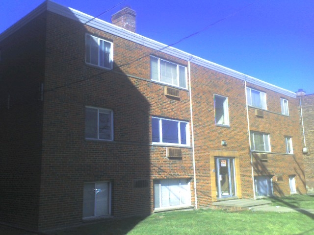 16408 Madison Ave in Lakewood, OH - Foto de edificio