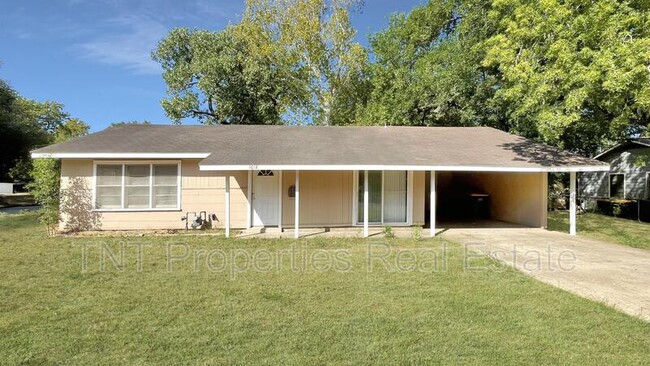 property at 1618 Willow Dr