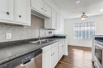 4618 San Jacinto St in Dallas, TX - Building Photo - Building Photo