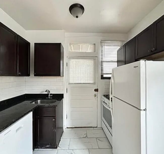 1321 W Estes Ave, Unit ONE BEDROOM in Chicago, IL - Foto de edificio - Building Photo