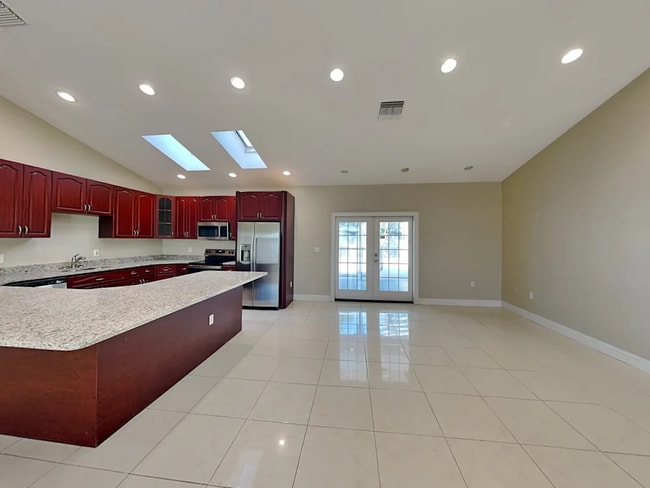 2203 Curtis Dr N in Clearwater, FL - Building Photo - Building Photo