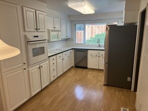 11820 NW Marylee Ct in Portland, OR - Building Photo - Building Photo