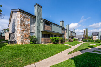 Carina Apartments in San Antonio, TX - Building Photo - Building Photo