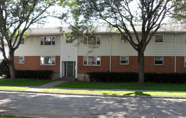 Webster Court in Binghamton, NY - Foto de edificio - Building Photo