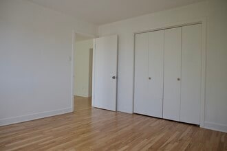 795 Rouillier Rue in La Prairie, QC - Building Photo - Building Photo
