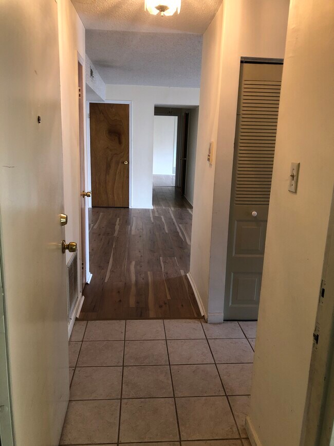 905 Edison Glen Ter, Unit 905 in Edison, NJ - Building Photo - Building Photo