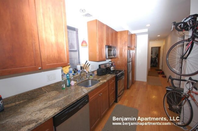 64 Louis Prang St, Unit 1 in Boston, MA - Building Photo - Building Photo