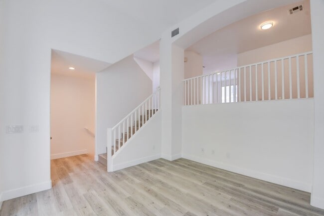 328 Mali Heights Ct in Henderson, NV - Building Photo - Building Photo