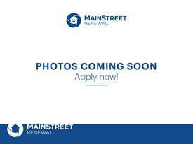 1402 NW High View Dr in Grain Valley, MO - Building Photo