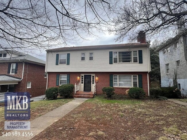 property at 2314 Wycliffe Ave SW