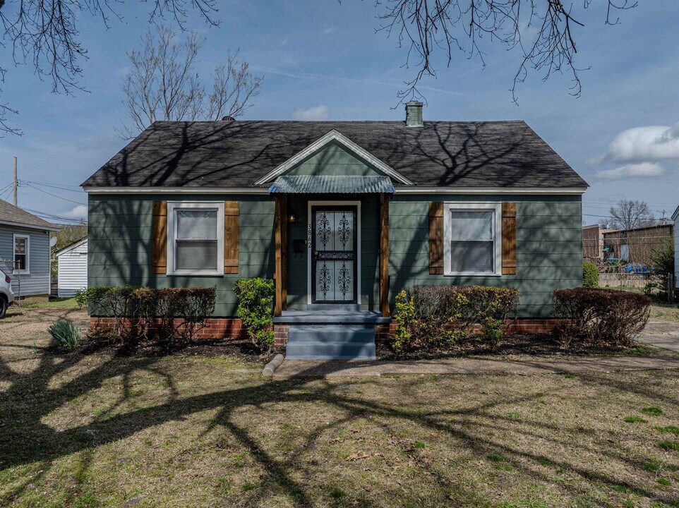 3862 Kelly Cir E in Memphis, TN - Building Photo