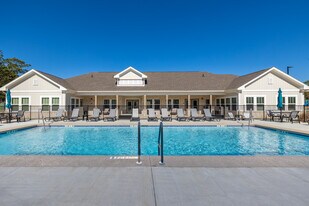 Arbours at Crestview in Crestview, FL - Building Photo