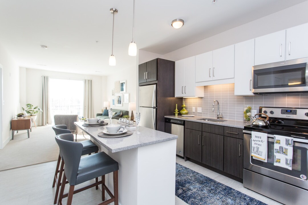 Bell Shrewsbury in Shrewsbury, MA - Building Photo