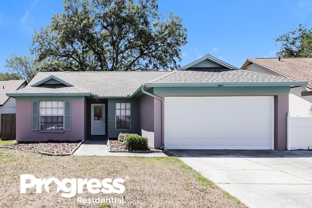 2021 Rudder Dr in Valrico, FL - Building Photo