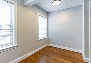 173 Emerson St, Unit 2 in Boston, MA - Building Photo - Building Photo