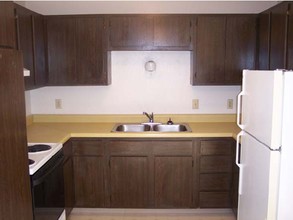 Riverstone Apartments in Huron, SD - Building Photo - Building Photo