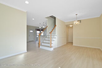 4 Timber Grove Ct in Old Bridge, NJ - Building Photo - Building Photo