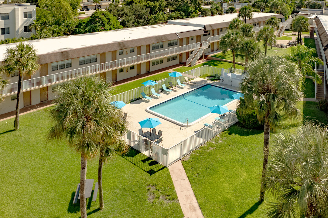 Bicycle Club in Boca Raton, FL - Foto de edificio