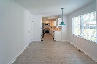 12618 Lockerbie Cir in Carmel, IN - Building Photo - Building Photo