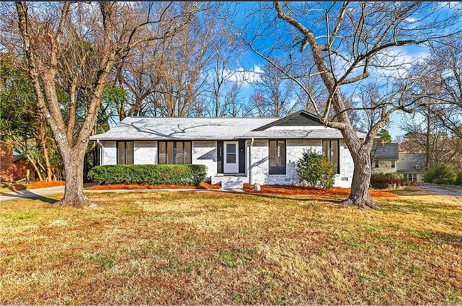 property at 2204 Dulaire Rd