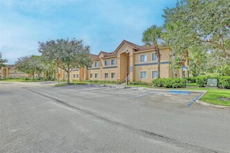 1091 Golden Lakes Blvd in West Palm Beach, FL - Building Photo - Building Photo