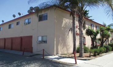 Park Plaza in Long Beach, CA - Foto de edificio - Building Photo