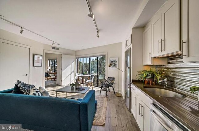 3205 Georgia Ave NW, Unit 404 in Washington, DC - Building Photo - Building Photo