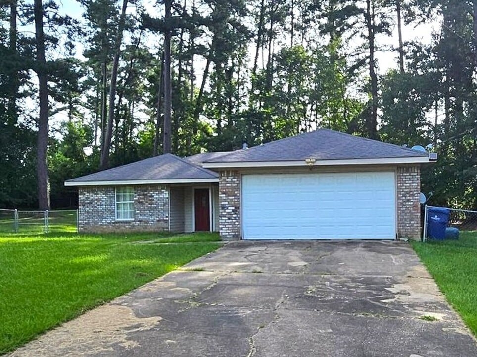 115 Burnley Dr in New Llano, LA - Building Photo