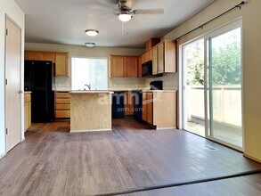 7815 205th St E in Spanaway, WA - Building Photo - Building Photo