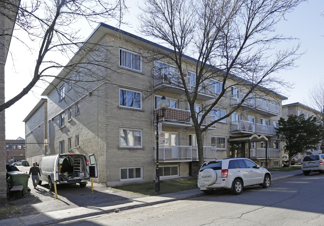 3590 Messier Rue in Montréal, QC - Building Photo