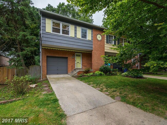 property at 3638 Alton Pl NW
